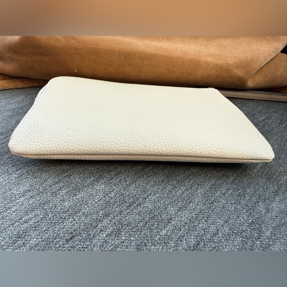 Coach x Disney Dumbo Wristlet - Picture 7 of 10